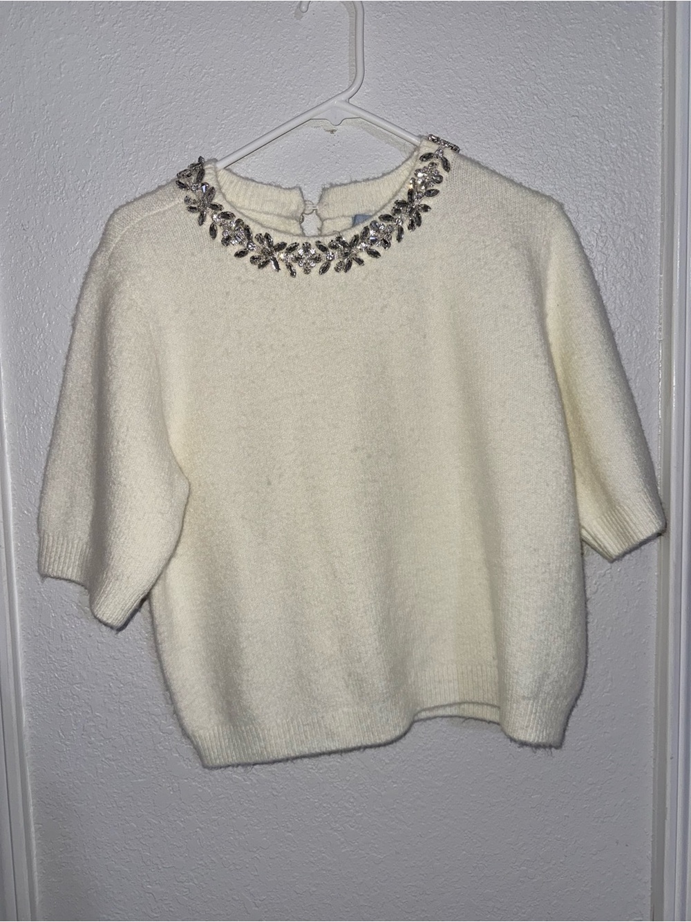ANTONIO MELANI Cream Short-Sleeve Sweater with Crystal-Embellished Neckline